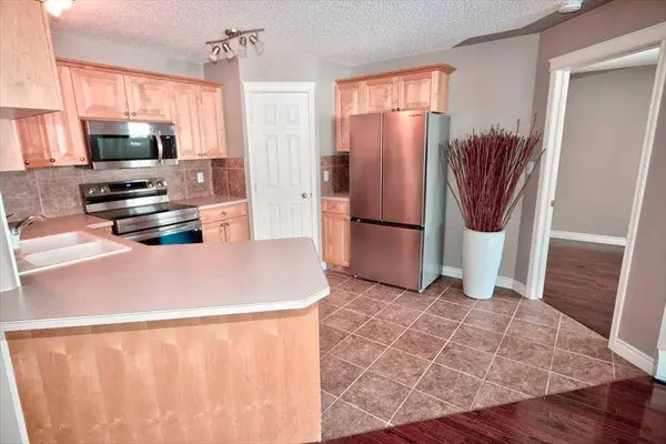 7451 Springbank BLVD SW #1207, Calgary, AB T3H 4K5