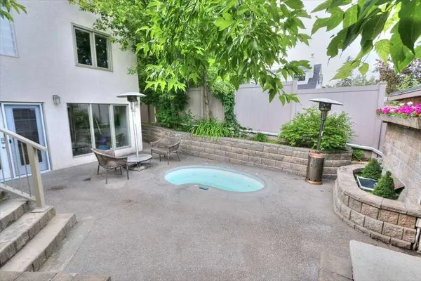 1604 Scotland ST SW, Calgary, AB T3C 2L5