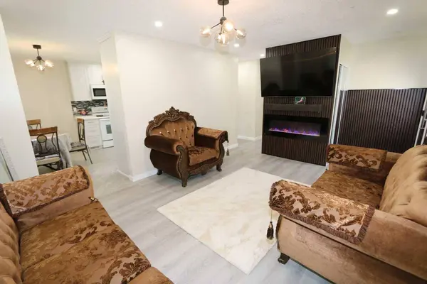 707 Malvern DR NE, Calgary, AB T2A 5P9
