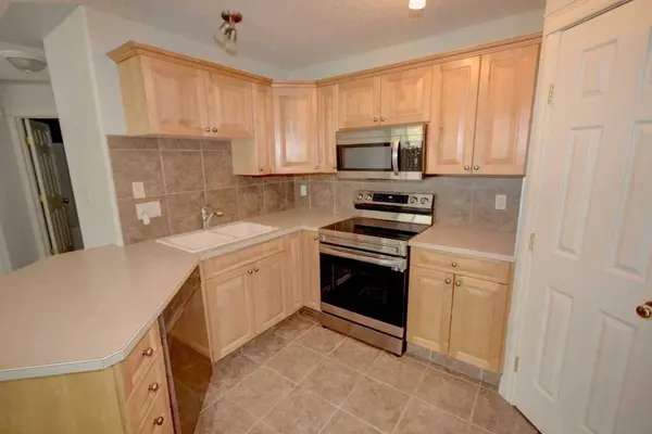 7451 Springbank BLVD SW #1207, Calgary, AB T3H 4K5