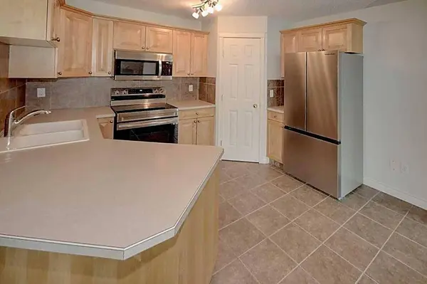 7451 Springbank BLVD SW #1207, Calgary, AB T3H 4K5