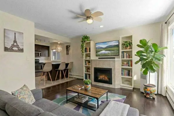 1622 28 AVE SW #7, Calgary, AB T2T1J4