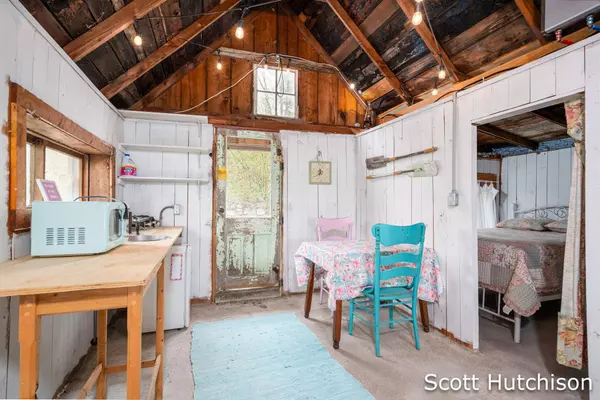 16103 Pretty Lake Drive, Mecosta, MI 49332