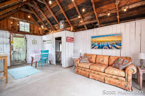 16103 Pretty Lake Drive, Mecosta, MI 49332