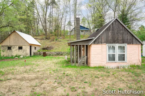 16103 Pretty Lake Drive, Mecosta, MI 49332