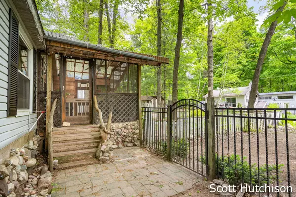 3951 Marshall Avenue, Newaygo, MI 49337