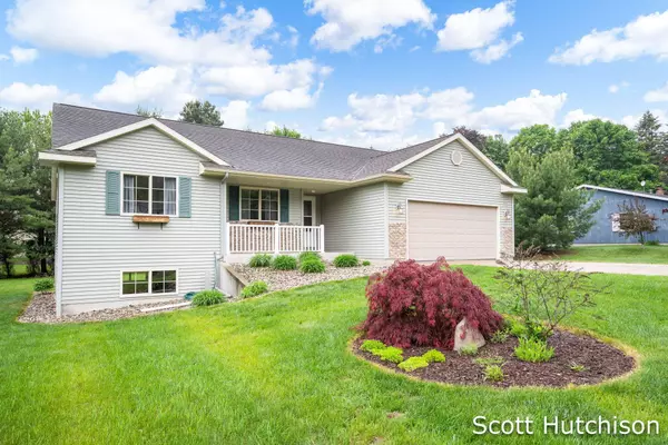 10329 Leland Drive, Greenville, MI 48838