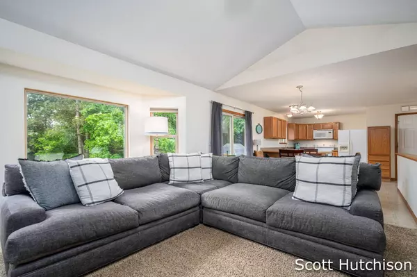 10329 Leland Drive, Greenville, MI 48838