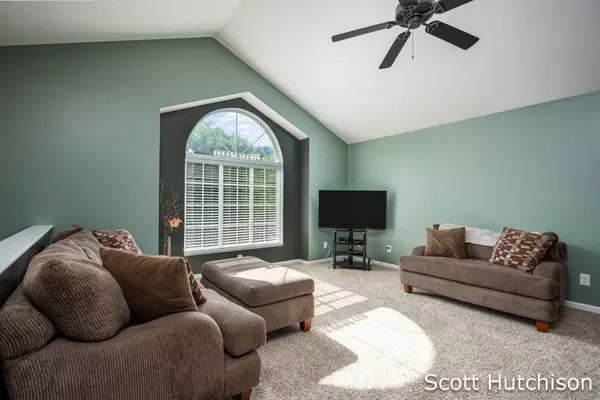 187 Rollingwood Drive, Rockford, MI 49341