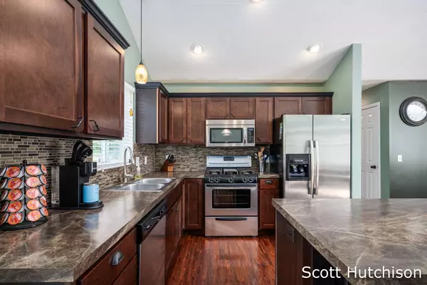 187 Rollingwood Drive, Rockford, MI 49341