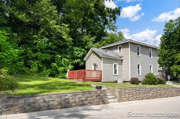 219 E Lincoln Avenue, Ionia, MI 48846