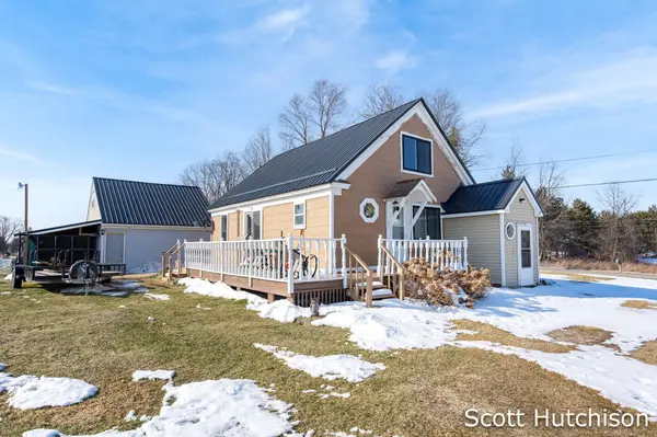 1300 E Coral Road, Edmore, MI 48829