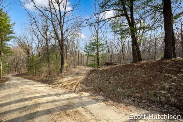 4704 Wheat Drive, Lowell, MI 49331