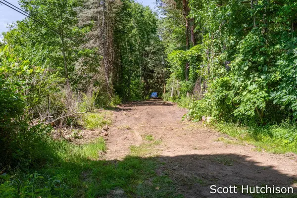 2710 12 Mile NE Road, Rockford, MI 49341