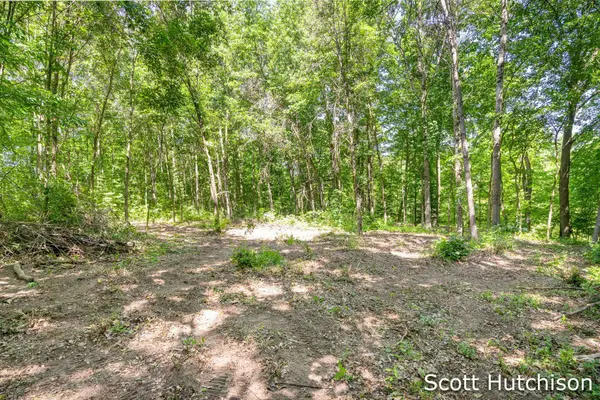 2710 12 Mile NE Road, Rockford, MI 49341