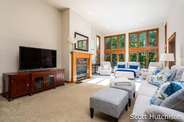 112 Stonehenge SW Drive, Grandville, MI 49418