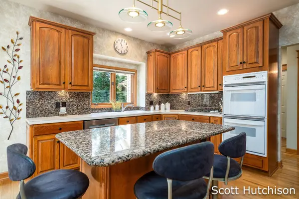 112 Stonehenge SW Drive, Grandville, MI 49418