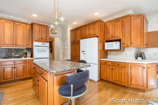 112 Stonehenge SW Drive, Grandville, MI 49418
