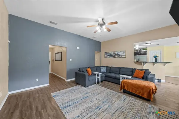 209 W Blancas DR, Copperas Cove, TX 76522
