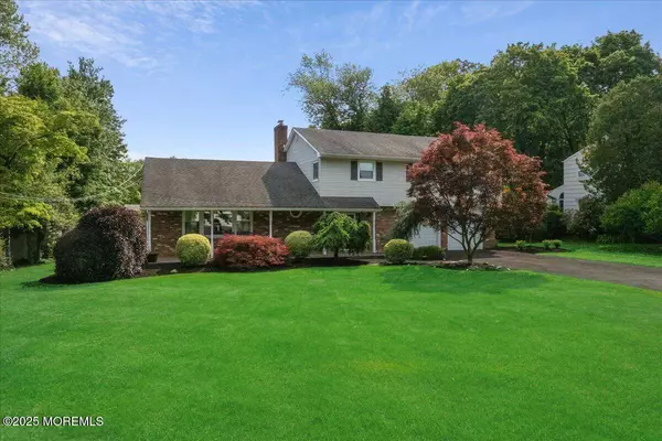 19 Meadowbrook Lane, Freehold, NJ 07728