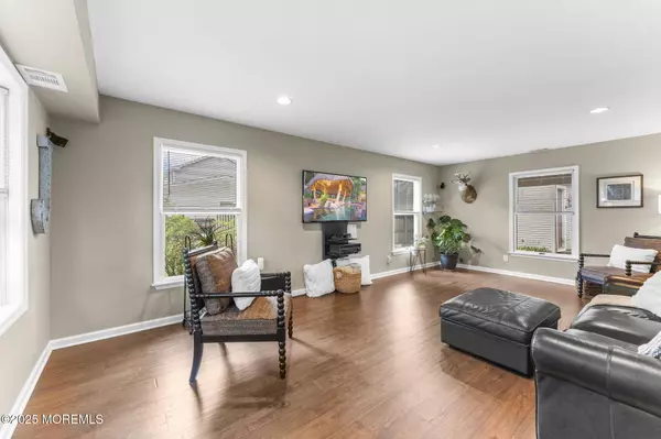 280 Double Creek Parkway, Freehold, NJ 07728