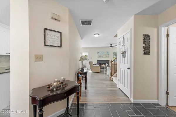 294 Century Way, Manalapan, NJ 07726