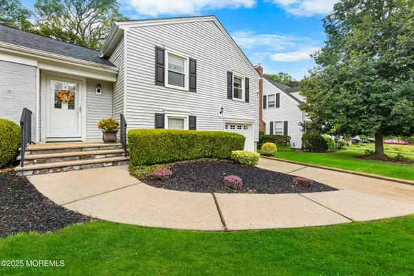 15 Edgewood Drive, Freehold, NJ 07728