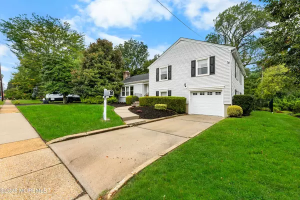 15 Edgewood Drive, Freehold, NJ 07728