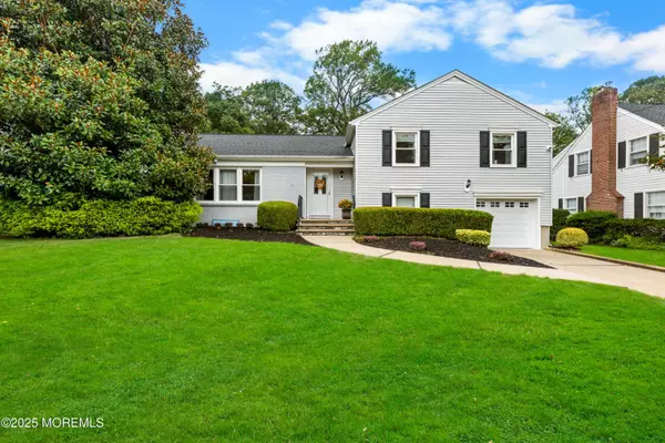 15 Edgewood Drive, Freehold, NJ 07728