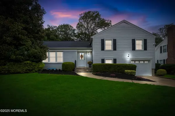 15 Edgewood Drive, Freehold, NJ 07728