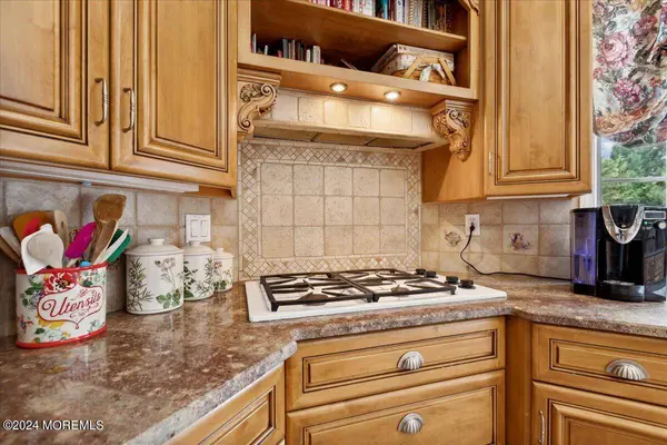 121 Bear Oak Road, Freehold, NJ 07728