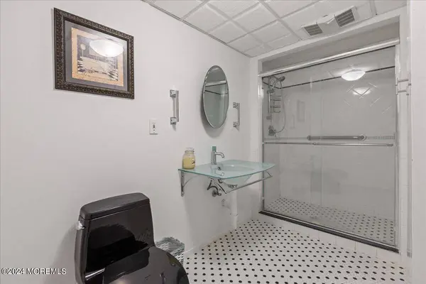 121 Bear Oak Road, Freehold, NJ 07728