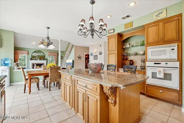 121 Bear Oak Road, Freehold, NJ 07728