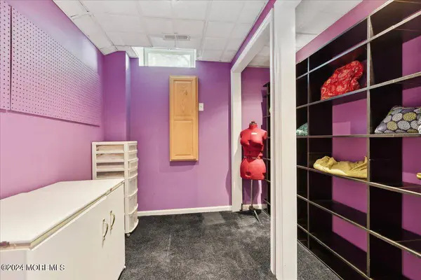 121 Bear Oak Road, Freehold, NJ 07728