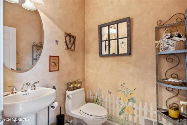 121 Bear Oak Road, Freehold, NJ 07728