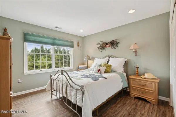 121 Bear Oak Road, Freehold, NJ 07728