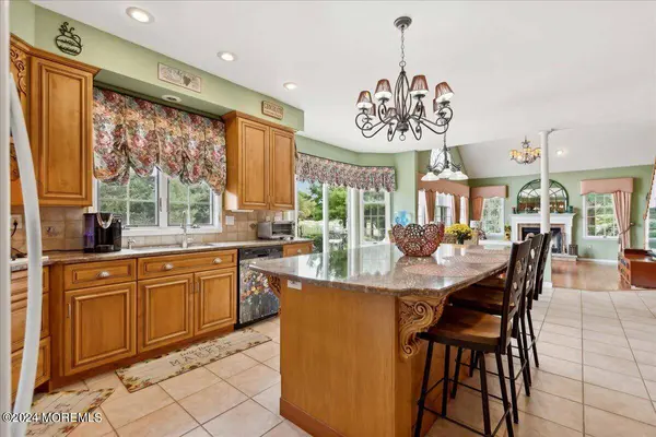 121 Bear Oak Road, Freehold, NJ 07728