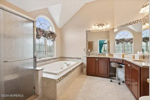 121 Bear Oak Road, Freehold, NJ 07728