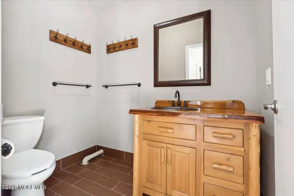 166 Oakland Mills Road, Manalapan, NJ 07726