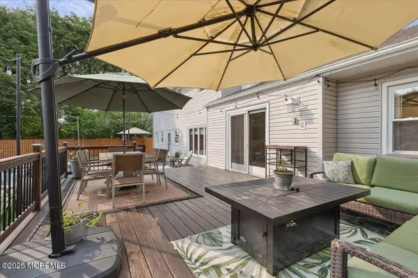 19 Meadowbrook Lane, Freehold, NJ 07728