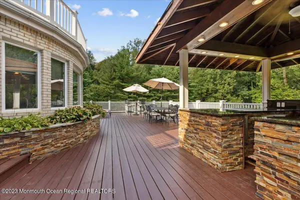 4 Beaver Hill Road, Morganville, NJ 07751