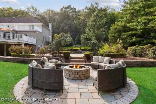4 Beaver Hill Road, Morganville, NJ 07751