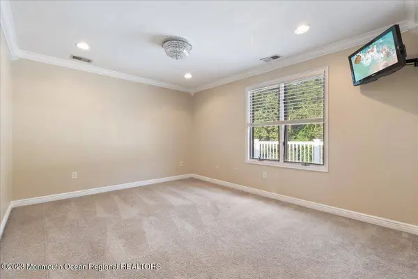 4 Beaver Hill Road, Morganville, NJ 07751