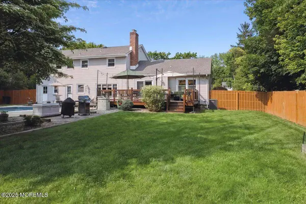 19 Meadowbrook Lane, Freehold, NJ 07728