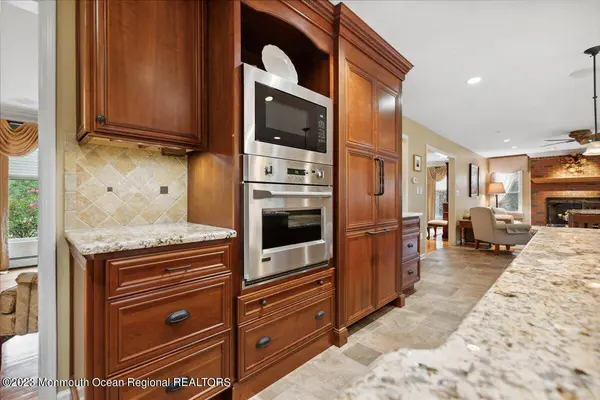 3 Wildwood Way, Freehold, NJ 07728