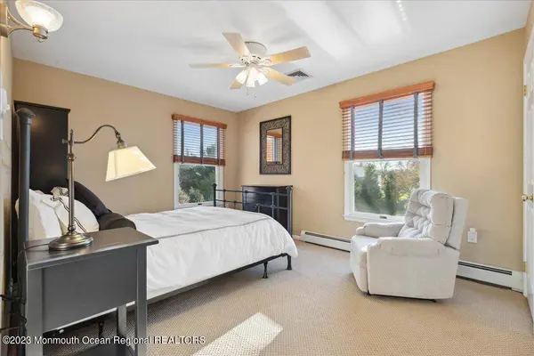 3 Wildwood Way, Freehold, NJ 07728