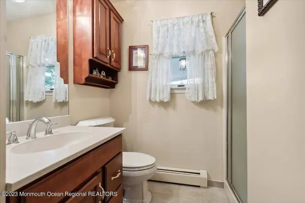 3 Wildwood Way, Freehold, NJ 07728