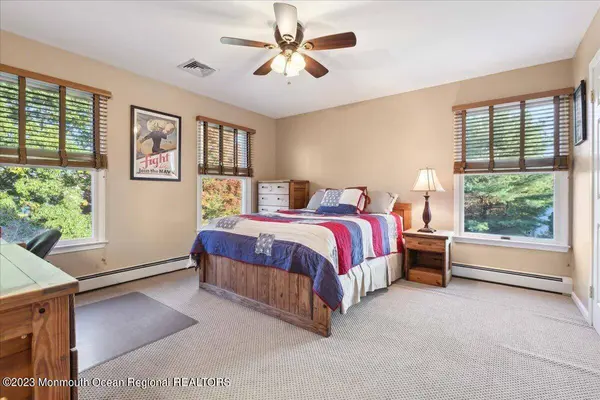 3 Wildwood Way, Freehold, NJ 07728