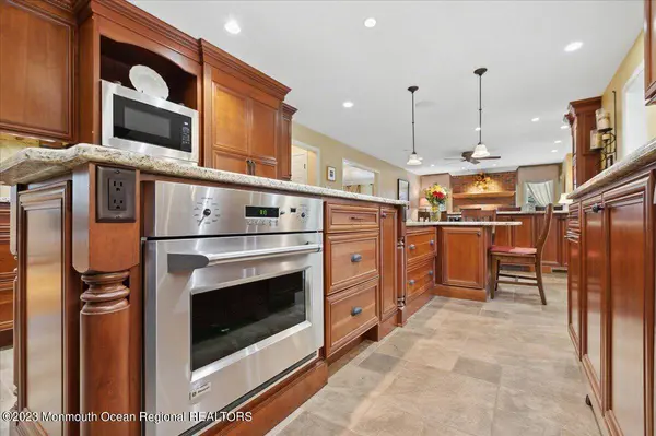 3 Wildwood Way, Freehold, NJ 07728