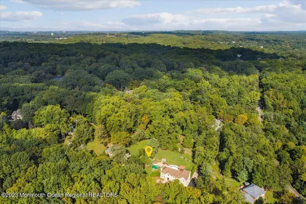 4 Beaver Hill Road, Morganville, NJ 07751